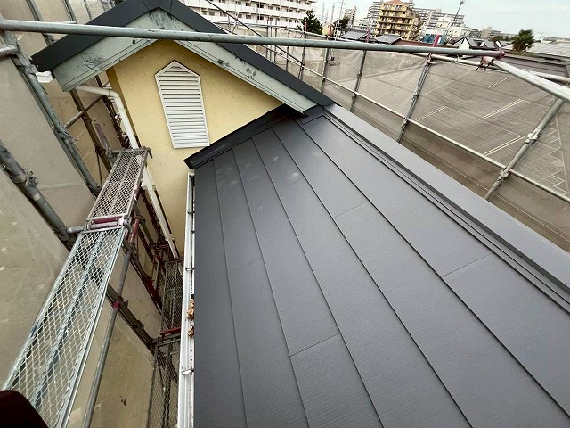 高砂市　屋根カバー工事終了